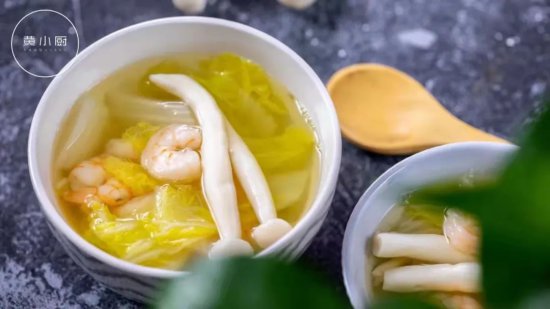 《心居》里冯晓琴给老人做的那碗排骨汤，究竟有多鲜？