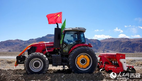 西藏拉孜县青稞种植用上数字化系统——“屏上的数据，就是大家...