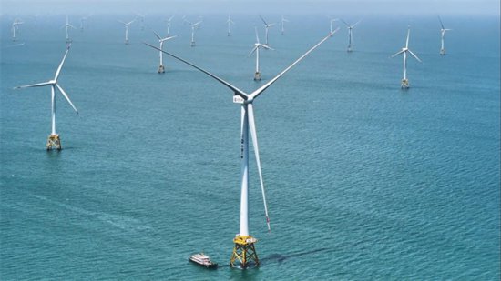 全球首台16兆瓦<em>超大容量</em>海上风电机组并网发电