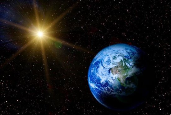 地球绕太阳转一圈有多远？太阳绕银河系转一圈又有多远？