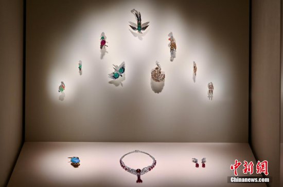 香港故宫文化博物馆特展展示<em>女性</em>与<em>珠宝</em>的关系