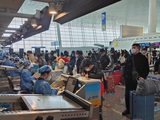 出入境政策优化 南航在汉<em>国际机票</em>咨询量增长5倍