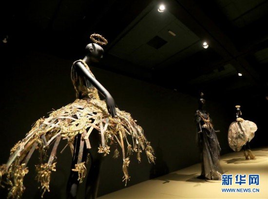 中国文化是我的艺术创作之源——访中国<em>著名时装设计师</em>郭培