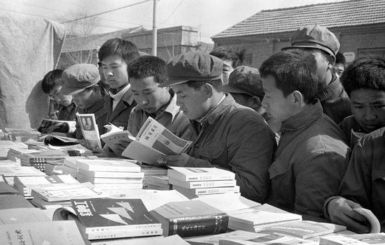 时光相册丨全民阅读热潮中，来看中国人的书店变迁