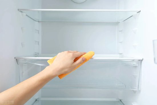 你家冰箱<em>多久没</em>消毒了？别让冰箱成为病菌的家，4招给冰箱消毒