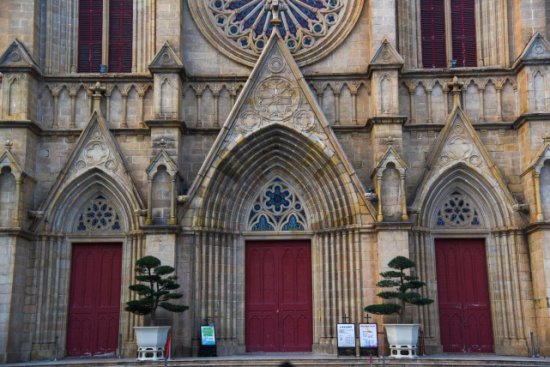 广州市区的百年<em>大教堂</em>，可媲美法国巴黎圣母院，<em>中国</em>元素凸显