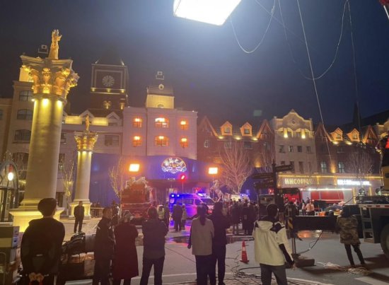 <em>电影</em>《她的小梨涡》在哈尔滨世界欢乐城取景拍摄