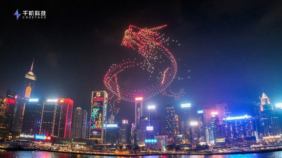 “缤纷香港”大型无人机灯光秀，千机科技引爆香港夜空！
