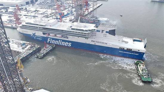 战寒冬、保航运 威海边检站高效服务助力两条新造船舶顺利首航