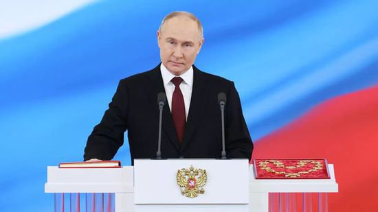 普京宣誓就任俄罗斯新一届总统并发表讲话，提到与西方对话