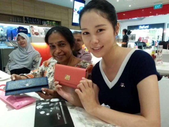 湖南女孩大学毕业，放弃国税公职，去新加坡当教师，3年含泪归国