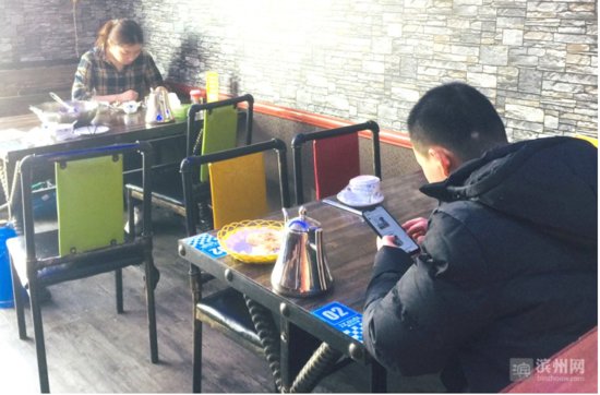 <em>滨州餐饮</em>业复产复工 保持“安全距离”共建文明餐桌