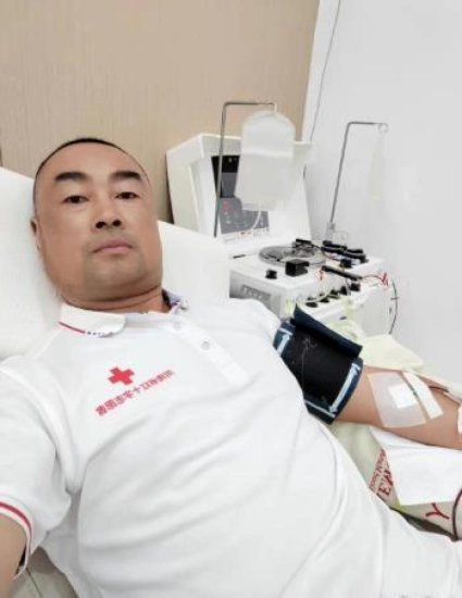 河南一男子21年献血258次 当事<em>人</em>：<em>最多</em>每年献血24次 就想做点...