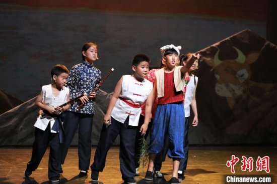 儿童音舞诗画剧《童心向党——我是星河中的那一颗》在北京首演