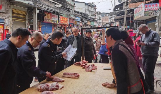 开江县市场监管局多措并举规范<em>生鲜猪肉</em>市场