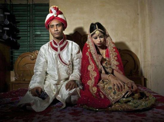 疫情致<em>印度童婚</em>事件<em>显著增加</em>,摧残人性的<em>印度童婚</em>为何屡禁不止？