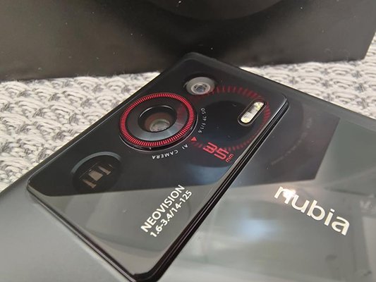 努比亚Z40 Pro影像体验：定制35mm等效焦距“人文主摄”到底有...