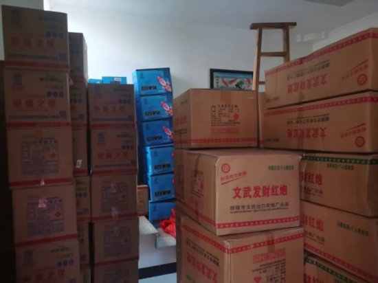 离谱！杭州一居民房里竟藏着820多箱……