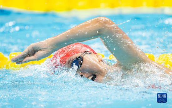 游泳——女子400米自由泳S11级：张晓彤夺冠