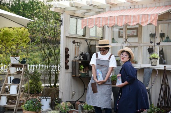 这位园艺师卖掉了她的花园，只为帮助自闭症患者