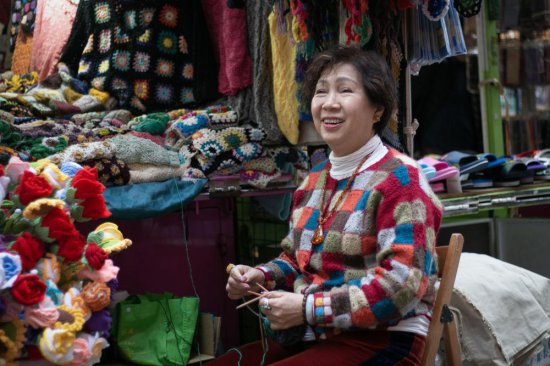 香港故事|彩色毛线编织美丽新生活