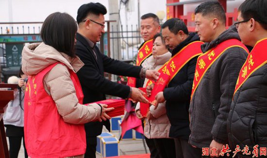 南皮刘秀才村举办春节联欢会暨积分制评比表彰大会