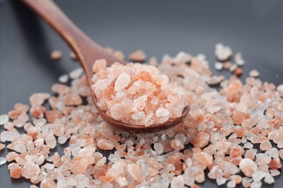 调味品食用盐是怎么做成的？可以<em>分为多少种</em>？有必要抢购吗？