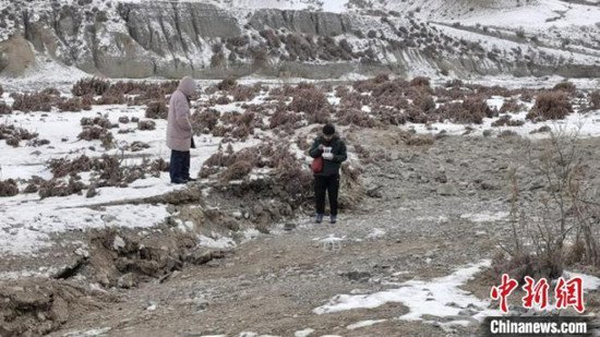 <em>中国地震</em>局：现场科考队发现新疆乌什7.1级地震地表破裂带