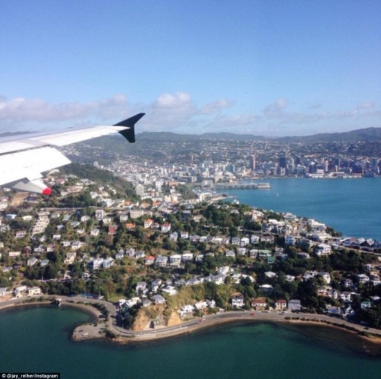 新西兰/近日，新西兰航空推出一项活动，鼓励乘客在乘坐飞机过程中拍摄...