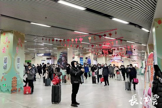 <em>武汉地铁</em>多措并举护送返程旅客顺利回家