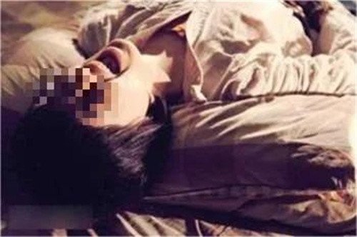 2013年江苏一女子裸睡，忘记关门遭邻居两次强奸，以为自己在...