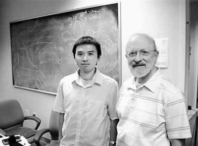 罗良/联合培养博士研究生罗良（左）与海外学术大师乔治·斯伯苓