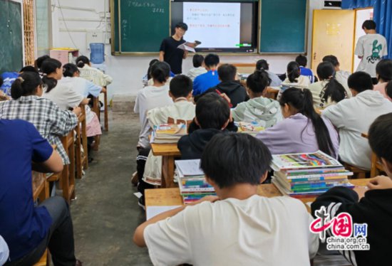 向教研要质量 宜宾叙州樟海学校开展示范课交流活动