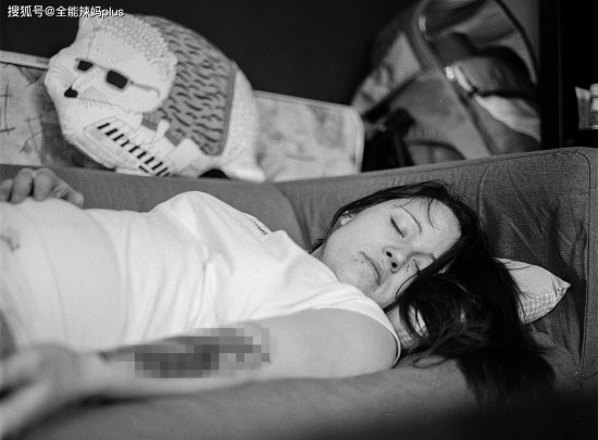 这种睡姿小心<em>胎儿缺氧</em>，哪种睡姿才是“最佳”？孕妈学起来