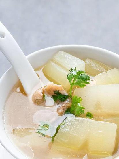 大厨教你冬瓜汤<em>的做法窍门</em>，一碗就能给你去除大量湿气！