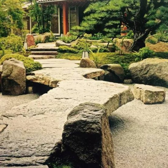 日本庭院枯山水的世界，国宝级枯山水设计师，竟是一位寺庙住持...