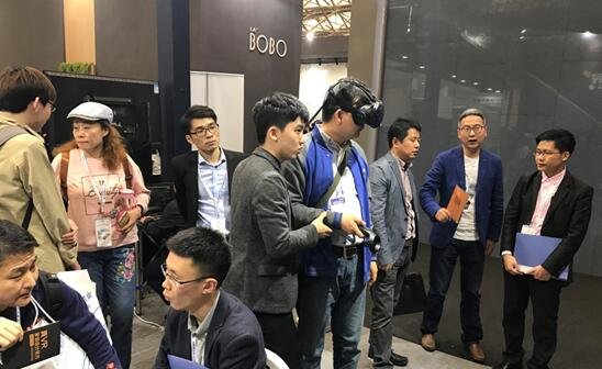 打扮家VR<em>家装</em>为何在第二十五届上海建筑装饰<em>博览会</em>现场遭围观？
