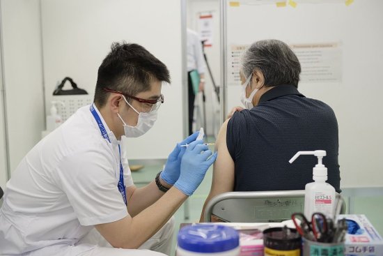 东京一区推迟<em>给外国人</em>寄疫苗接种券：比日本人晚一周 引发热议