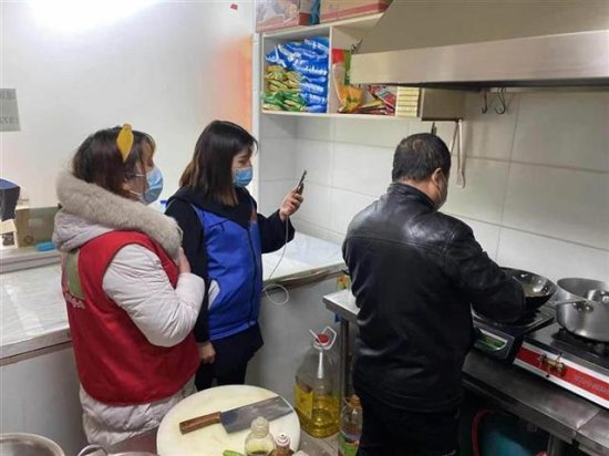【就地过年 暖在身边】留汉东北夫妻的饺子铺“活了”