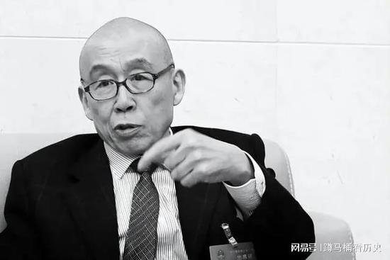 他51岁任云南省委书记，为反腐作出突出贡献，今77岁仍在工作