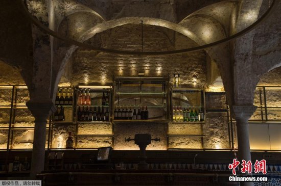 西班牙<em>一酒吧装修</em> 意外发现12世纪公共浴室