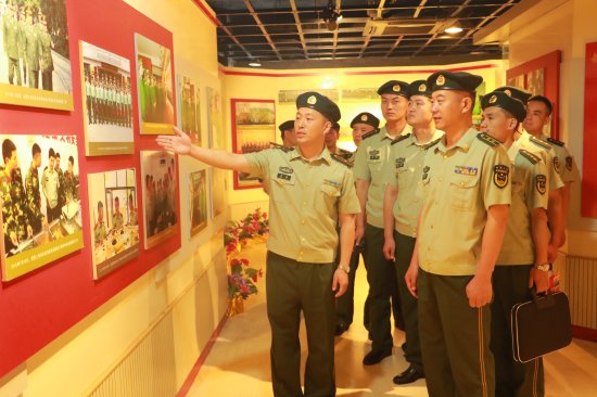 成武县/成武县中队与南京路上学八连模范中队结成对子共谋发展