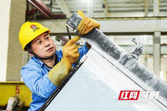 柳祥国：加强企业班组建设 打造高素质产业工人队伍