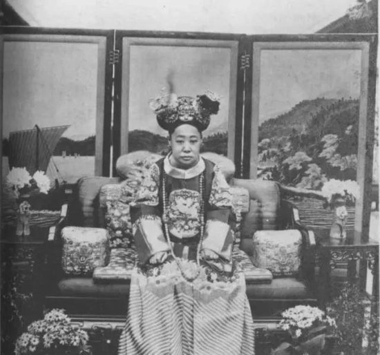 台北故宫博物馆的镇馆之宝“翠玉白菜”，它最初的主人究竟是谁...