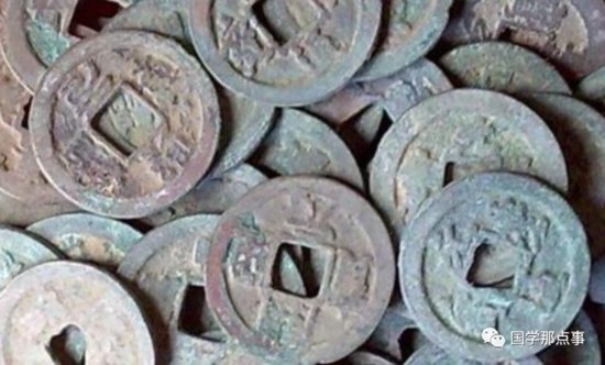 <em>古代</em>银子的价值到底是<em>多少</em>，看看的你月薪在<em>古代</em>有几两银子。