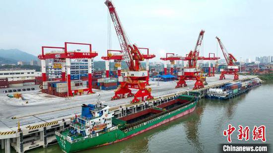 <em>广东珠江</em>西岸两港口码头开通 畅通融入大湾区物流通道