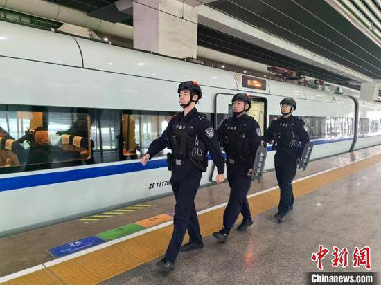 “五一”期间<em>广州</em>铁路警方查处25起违法犯罪行为