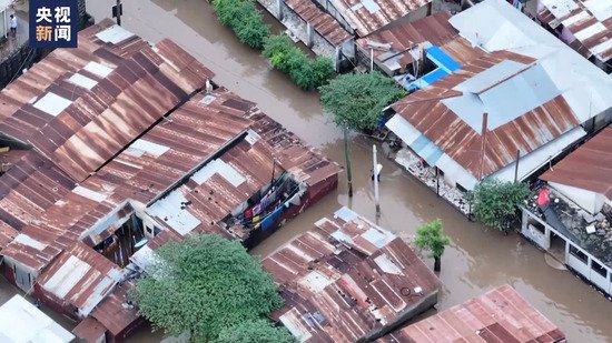 坦桑尼亚<em>洪水泛滥</em>受灾严重 最大城市变“泽国”