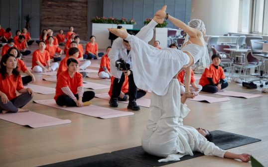 江苏健身瑜伽公益培训展演活动在南京举办