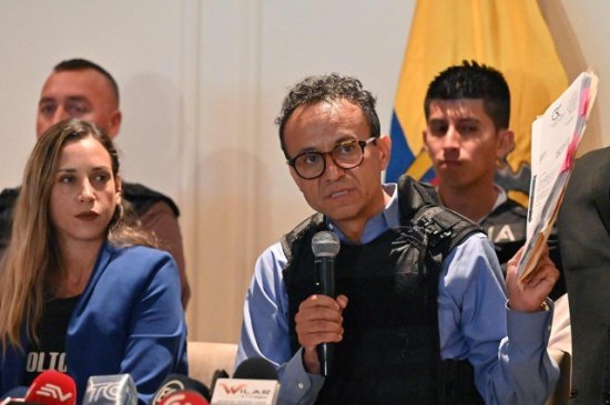 大选临近，厄瓜多尔局势动荡，厄副总统候选人自称“24小时穿...